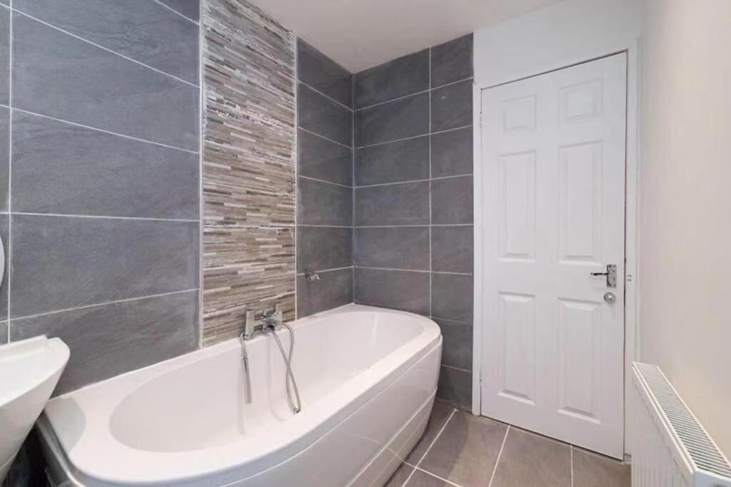 Light-Luxury Flat Appartement Glasgow Buitenkant foto